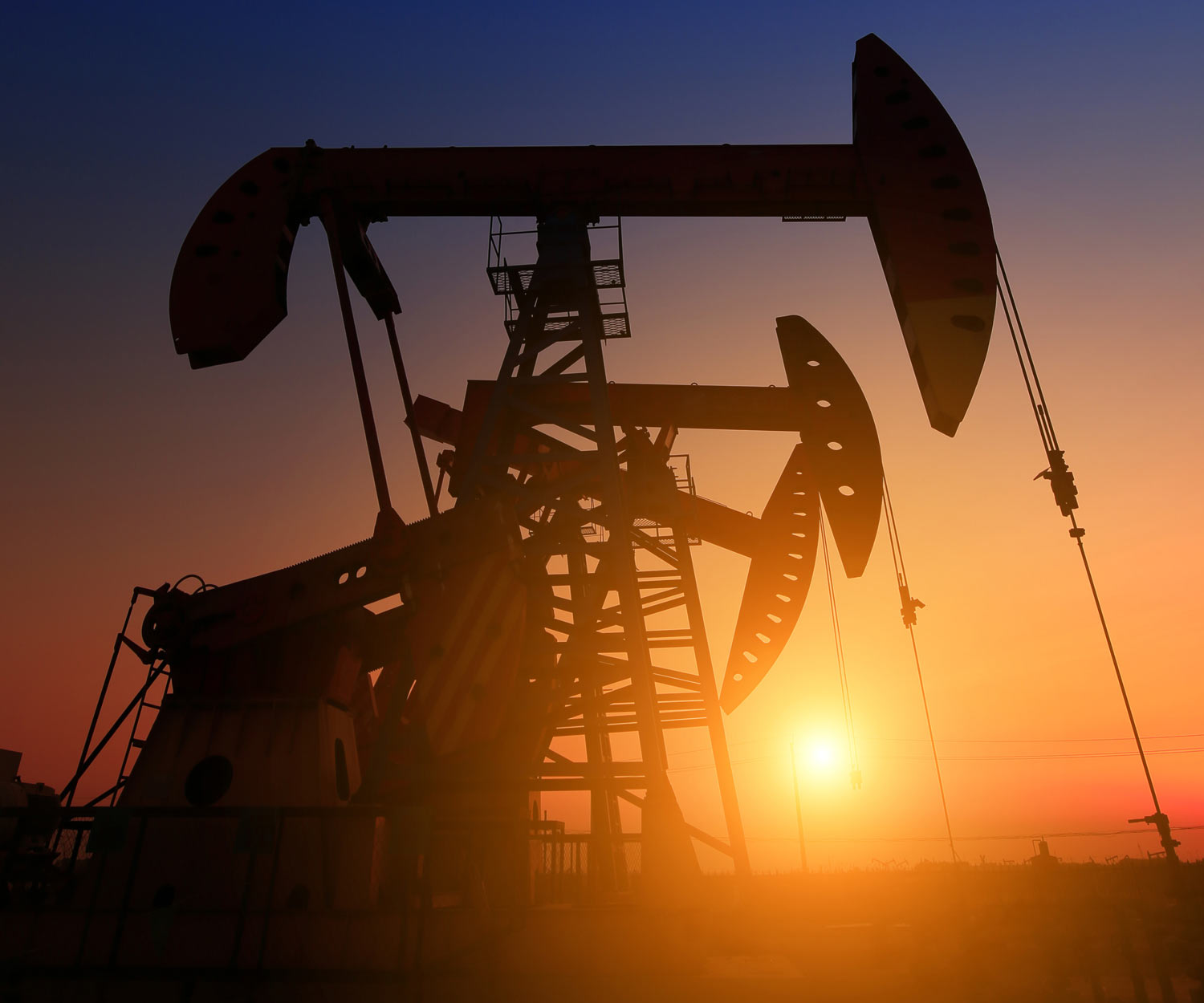 Confronté à la chute des cours de l’or noir, ExxonMobil maintient son programme de rachats d’actions, alors que son rival Chevron adopte une approche plus prudente.