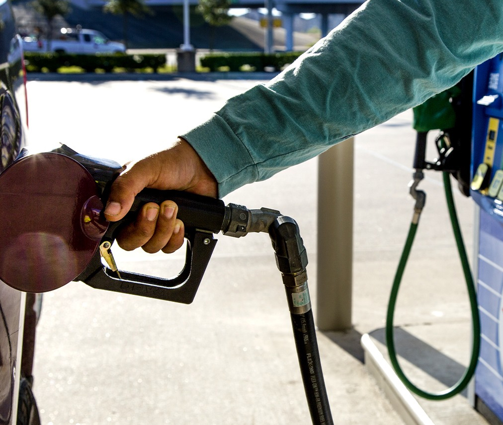 Le spécialiste du raffinage et de la distribution de carburants va passer sous pavillon canadien. Son premier actionnaire est entré en négociations exclusives pour vendre sa participation de 82,9% à North Atlantic qui devrait, dans la foulée, lancer une OPA. Le prix annoncé, sujet à des ajustements, a toutefois déçu les investisseurs.