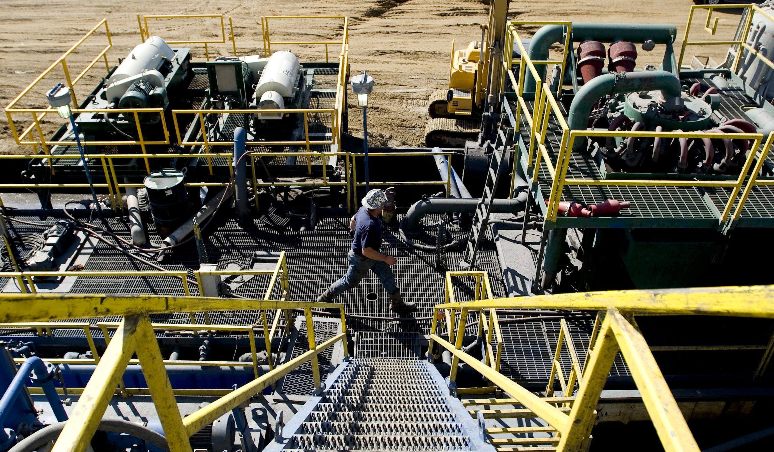 Le secteur de l’énergie a enregistré des performances décevantes en 2025, en repli par rapport aux autres matières premières. En regardant les fondamentaux de l'offre et de la demande, les investisseurs n’attendent pas vraiment de reprise pour l’année à venir, mais ces marchés du pétrole et du gaz naturel restent très volatils, également liés à un contexte géopolitique qui peut offrir des opportunités.