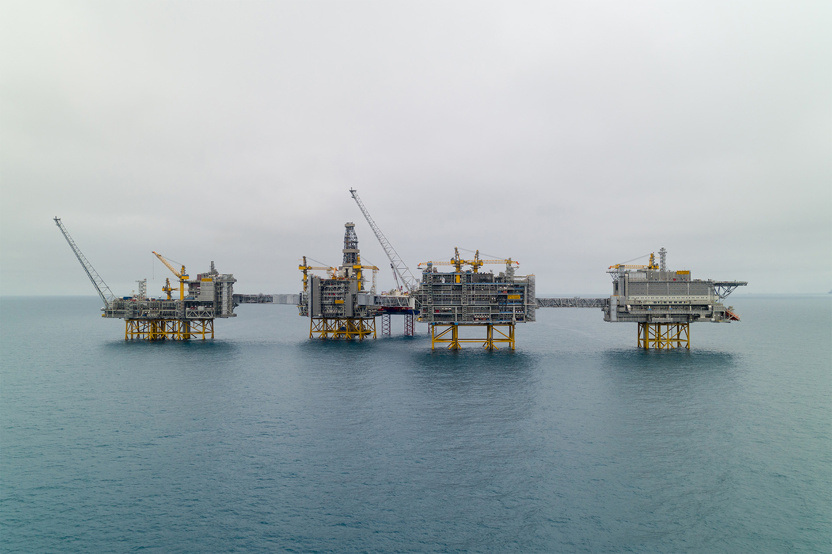 Dans leur communication financière, BP, Chevron, TotalEnergies et consorts utilisent un ratio qui peut laisser entendre que leur niveau d'endettement est moins élevé qu'il ne l'est réellement.